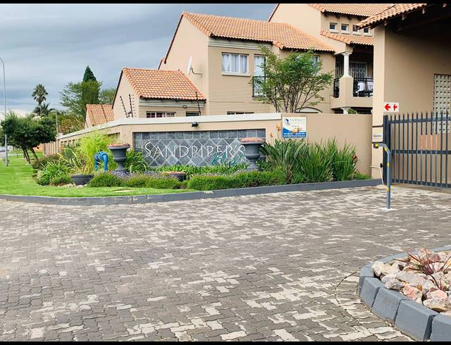 1 BEDROOM APARTMENT RENTED IN GLEN MARAIS